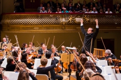 Andris Nelson conducts the Boston Symphony Orchestra in his ingural concert as music Director, 9/27/14. Photo by Chris Lee